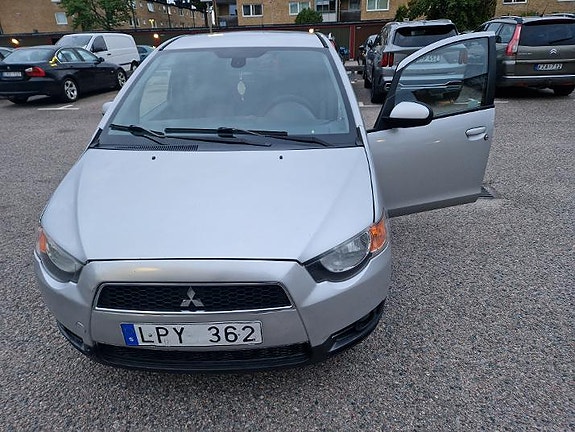 Mitsubishi Colt 3 of 5