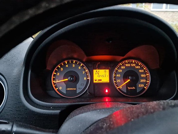 Mitsubishi Colt 2 of 5