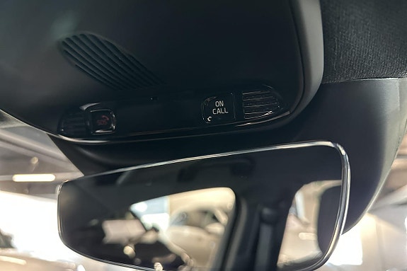 Volvo XC40 27 of 27