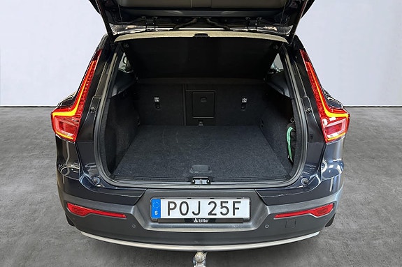 Volvo XC40 17 of 27