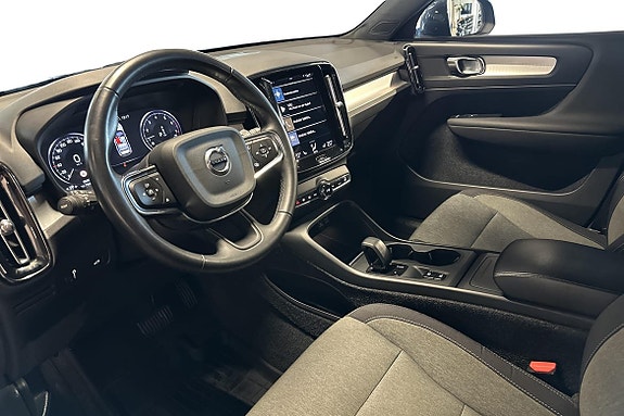 Volvo XC40 7 of 27