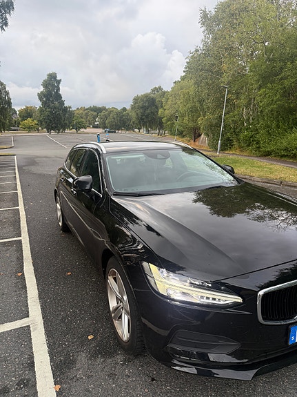 Volvo V90 2 of 9