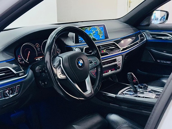 BMW 730 12 of 26