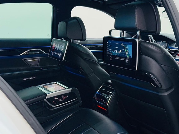 BMW 730 9 of 26