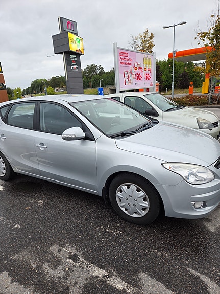 Hyundai i30 2 of 4