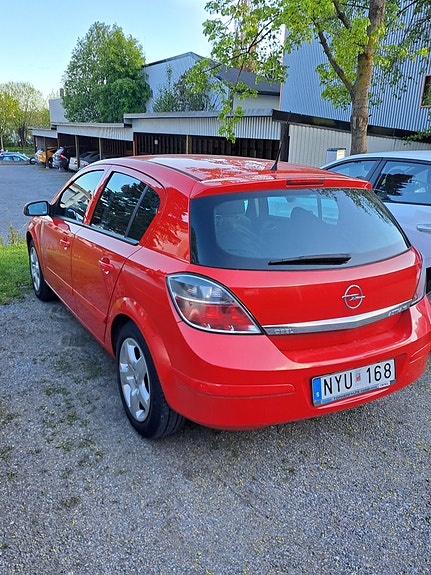 Opel Astra 2 of 4