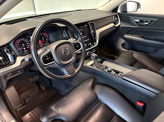 Volvo V60 7 of 27