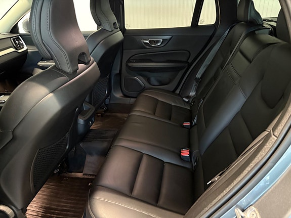 Volvo V60 22 of 27