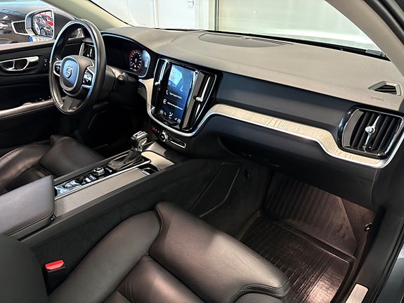 Volvo V60 11 of 27