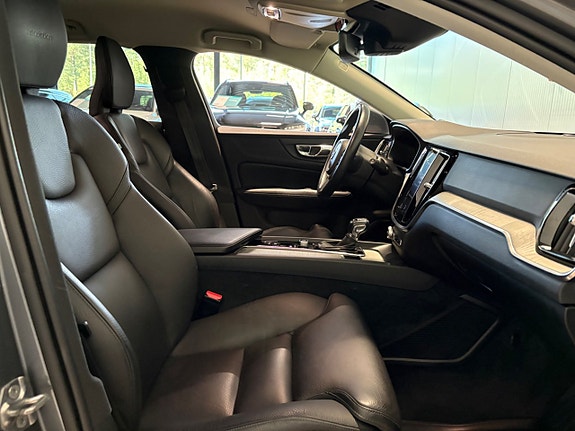 Volvo V60 12 of 27