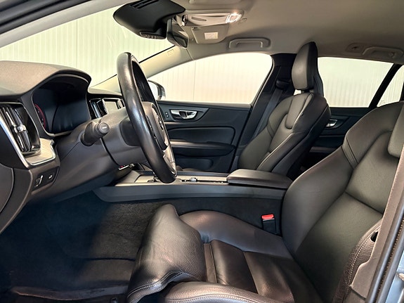 Volvo V60 8 of 27