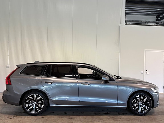 Volvo V60 2 of 27
