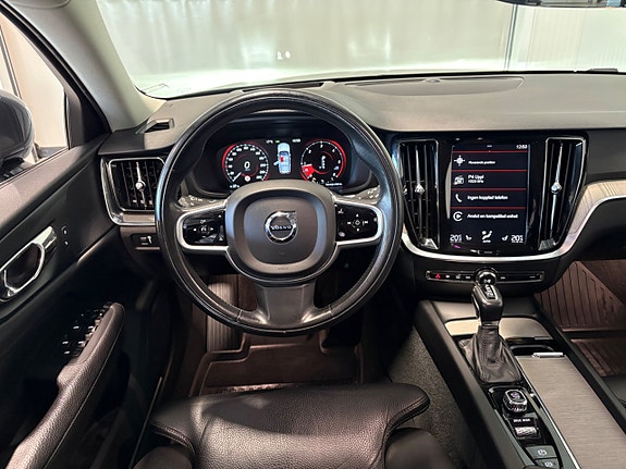 Volvo V60 9 of 27