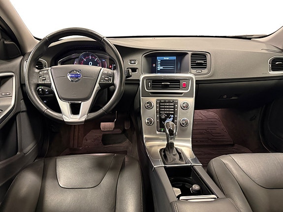 Volvo V60 14 of 18