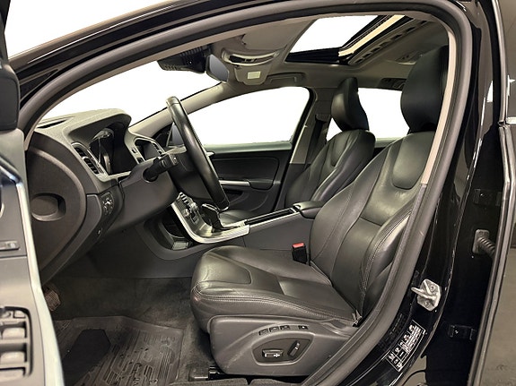 Volvo V60 8 of 18