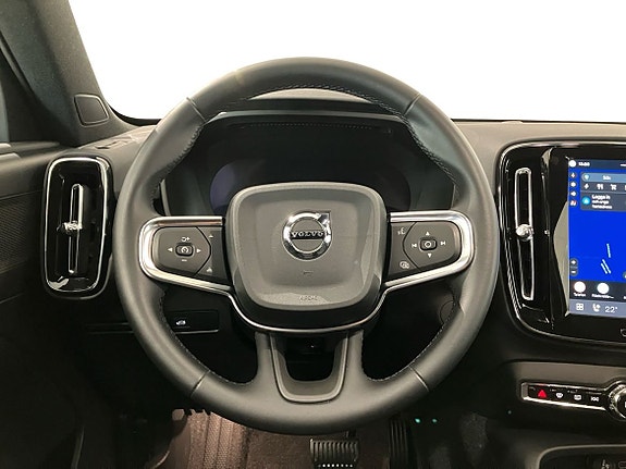 Volvo EX40 10 of 13