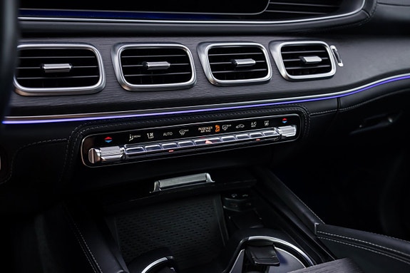 Mercedes-Benz GLE350 e 16 of 28