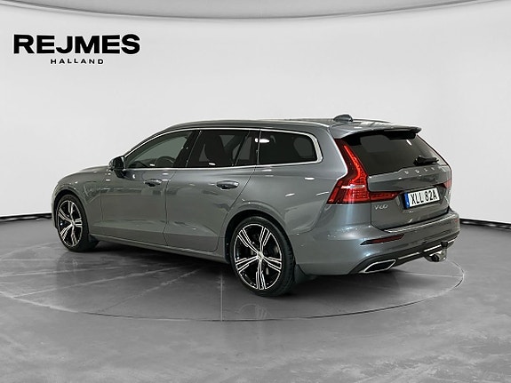 Volvo V60 2 of 16