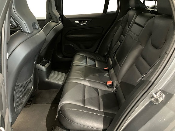 Volvo V60 7 of 16