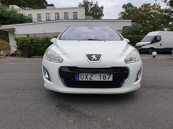 Peugeot 308 2 of 22