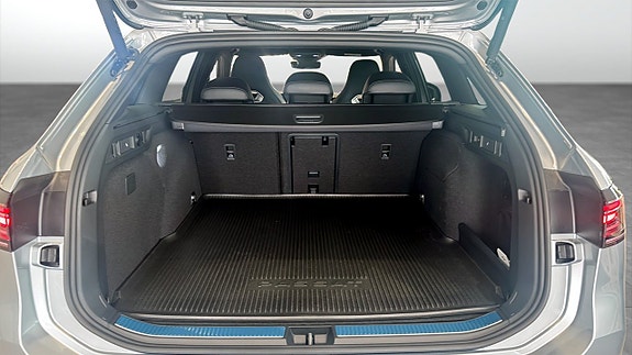 Volkswagen Passat 13 of 15