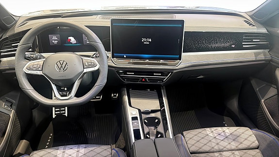 Volkswagen Passat 10 of 15