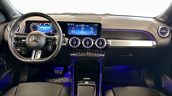 Mercedes-Benz GLB220 d 4 of 25