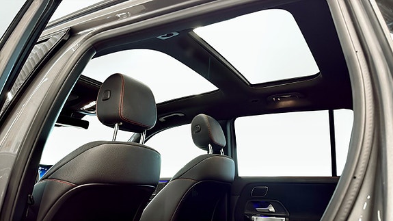 Mercedes-Benz GLB220 d 15 of 25