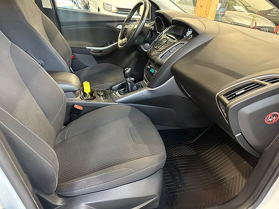 Ford Focus 10 of 22