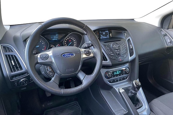 Ford Focus 7 of 12