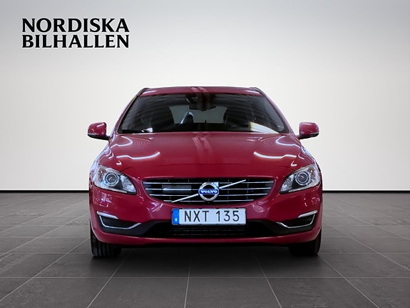 Volvo V60 2 of 17