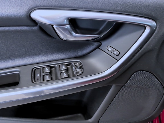 Volvo V60 7 of 17
