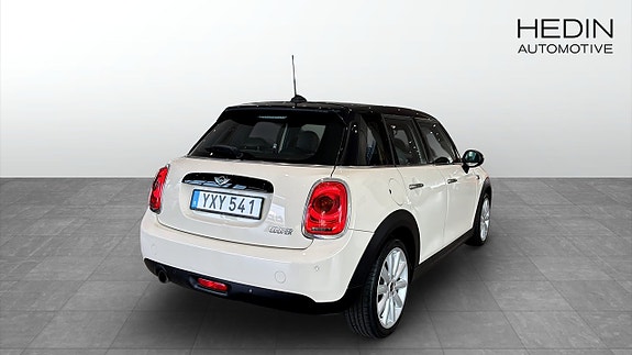 MINI Cooper 2 of 9