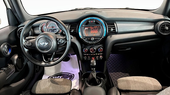 MINI Cooper 4 of 9