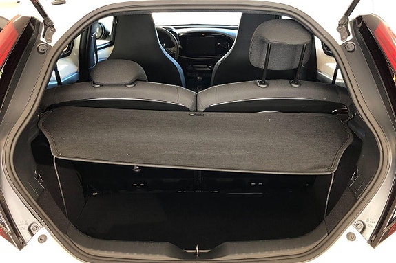 Toyota Aygo X 12 of 21