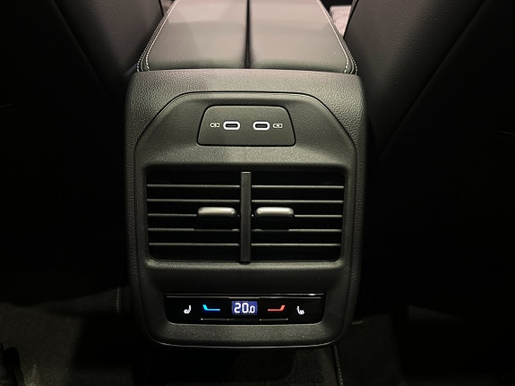 Volkswagen Passat 9 of 20