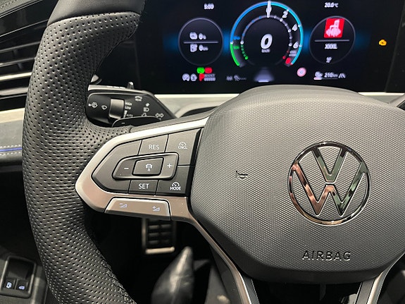 Volkswagen Passat 16 of 20