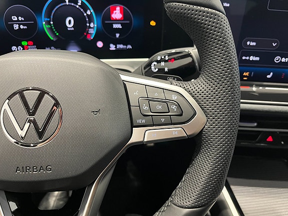 Volkswagen Passat 17 of 20