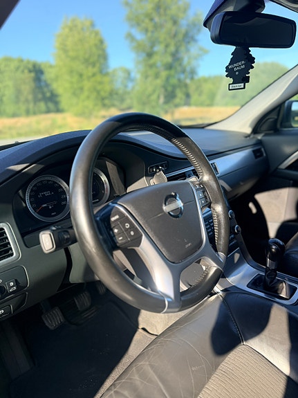 Volvo V70 6 of 11