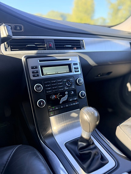 Volvo V70 9 of 11
