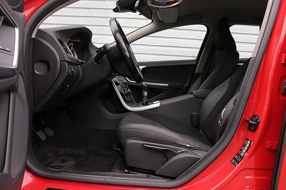 Volvo V60 7 of 14