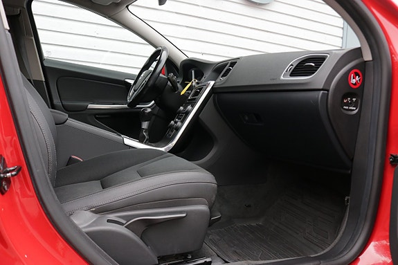 Volvo V60 10 of 14