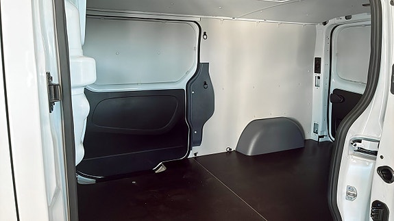 Renault Trafic 12 of 12