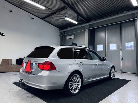 BMW 320d 3 of 10