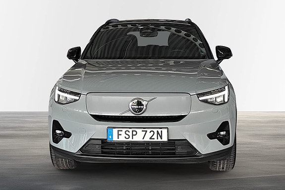 Volvo EX40 2 of 21