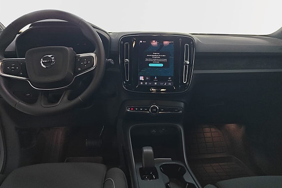 Volvo EX40 6 of 21