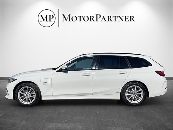 BMW 330e 5 of 20