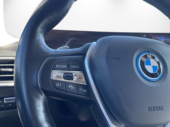 BMW 330e 16 of 20