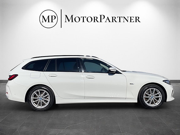 BMW 330e 9 of 20