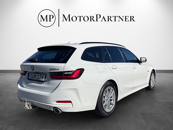 BMW 330e 8 of 20
